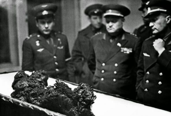 Rămăşiţele cosmonautului Vladimir Komarov